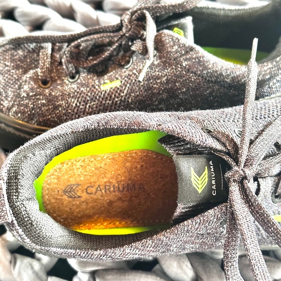 CARIUMA Women’s IBI Low Stone Black Knit Sneaker - Size 8 - Like New - Picture 4 of 5